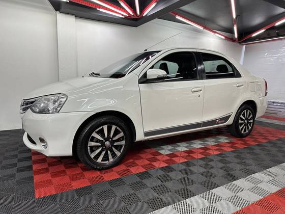 TOYOTA ETIOS 1.5 PLATINUM SEDAN 16V FLEX 4P MANUAL